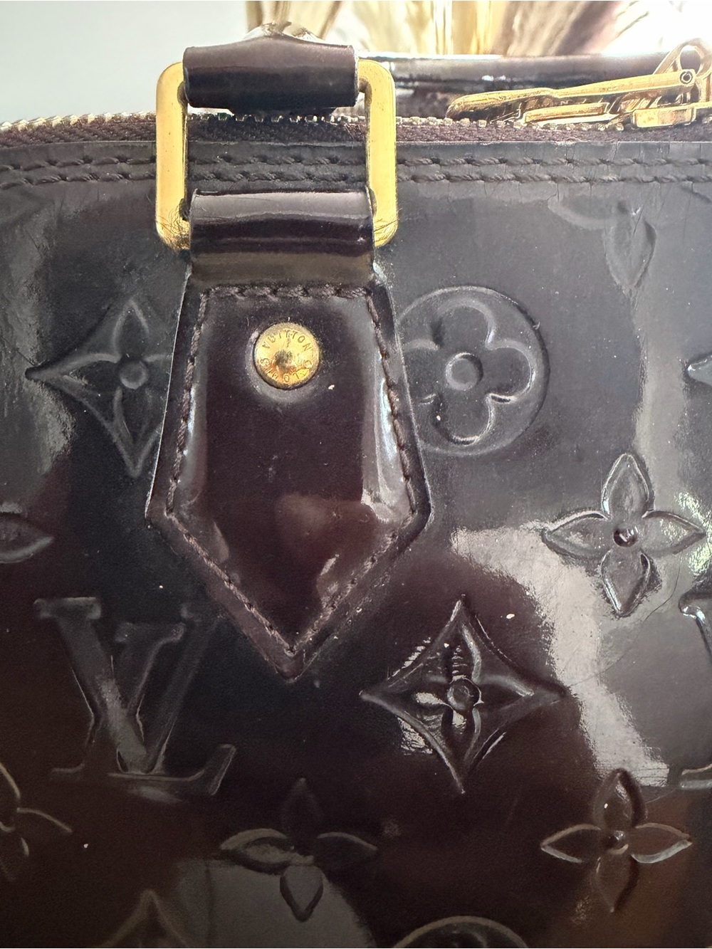 Louis Vuitton Vernis Alma GM Satchel in Deep Burgundy - Picture 8 of 14